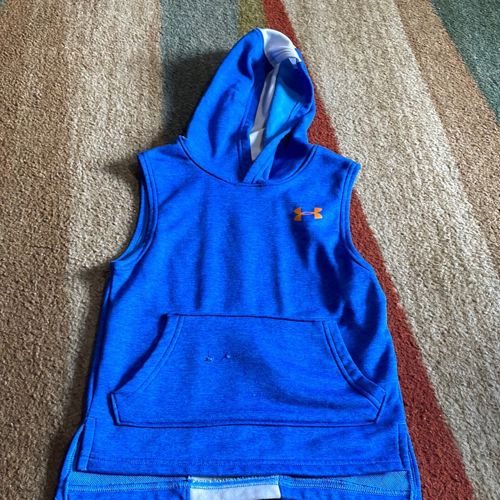 Boy’s Under Armour hooded tank top